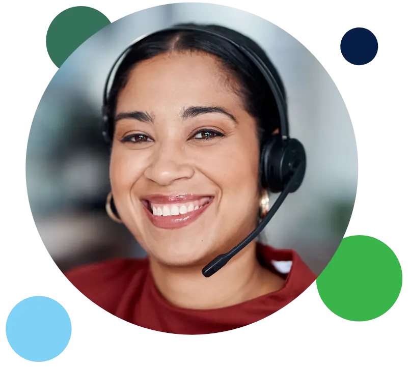 Woman with headset smiling to receive your call.